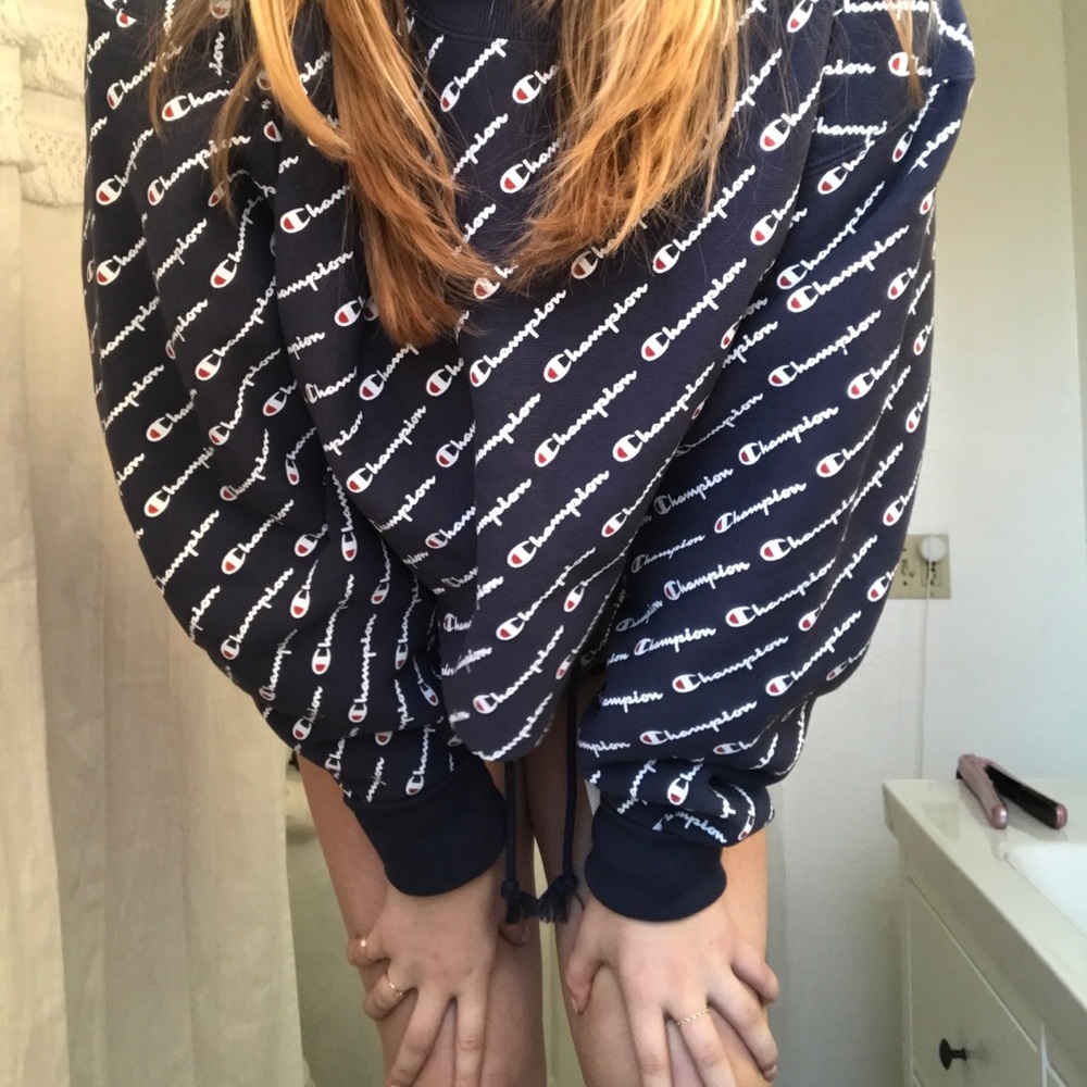 Cropped blue champion logo sweatshirt & shorts